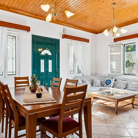 Holiday home Verani Parking Balcony Playground *